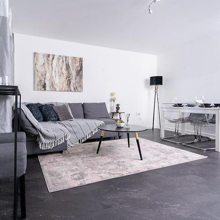 Spacious 3 Bedroom House In Glasgow City With Private Parking & Garden Esterno foto