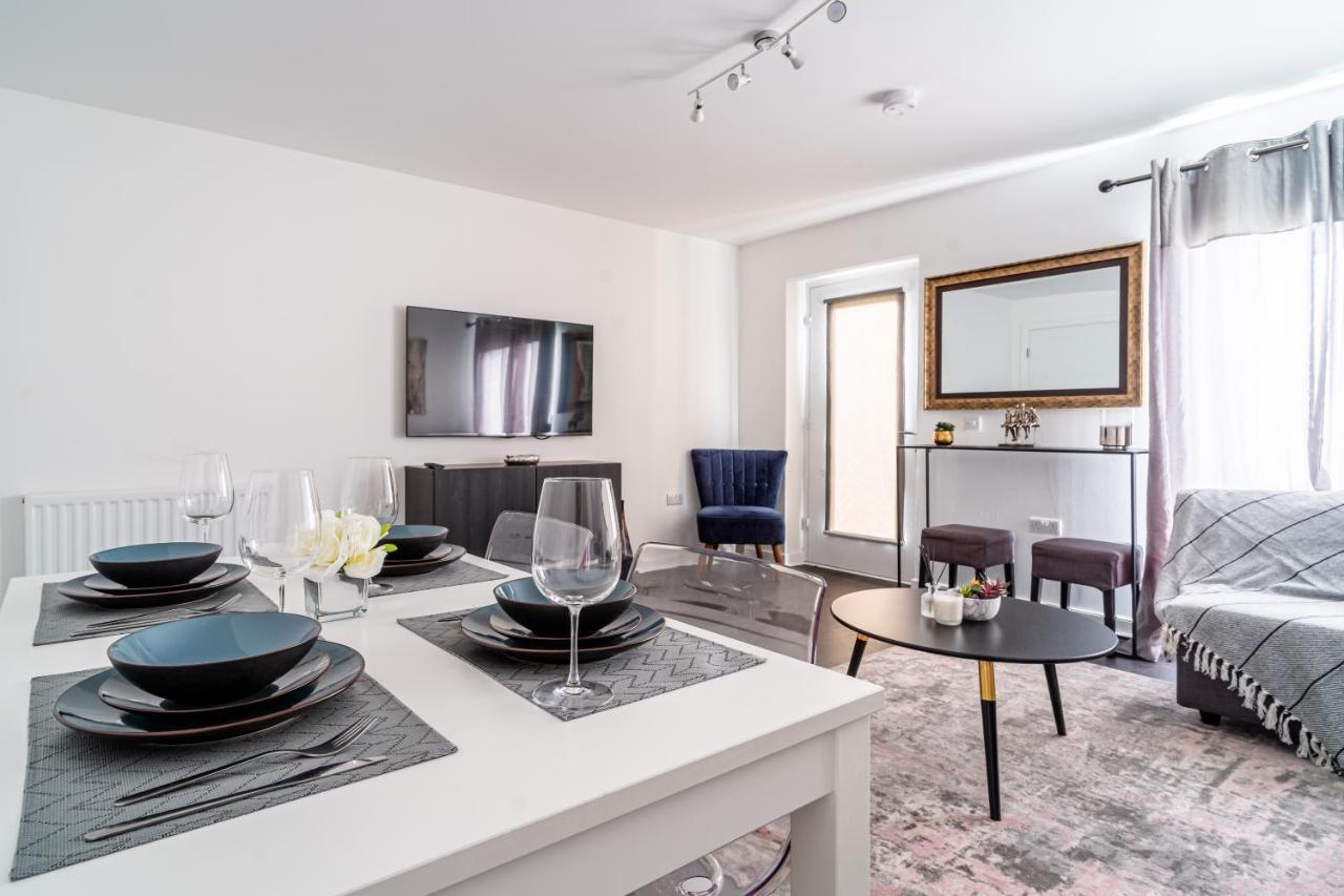 Spacious 3 Bedroom House In Glasgow City With Private Parking & Garden Esterno foto