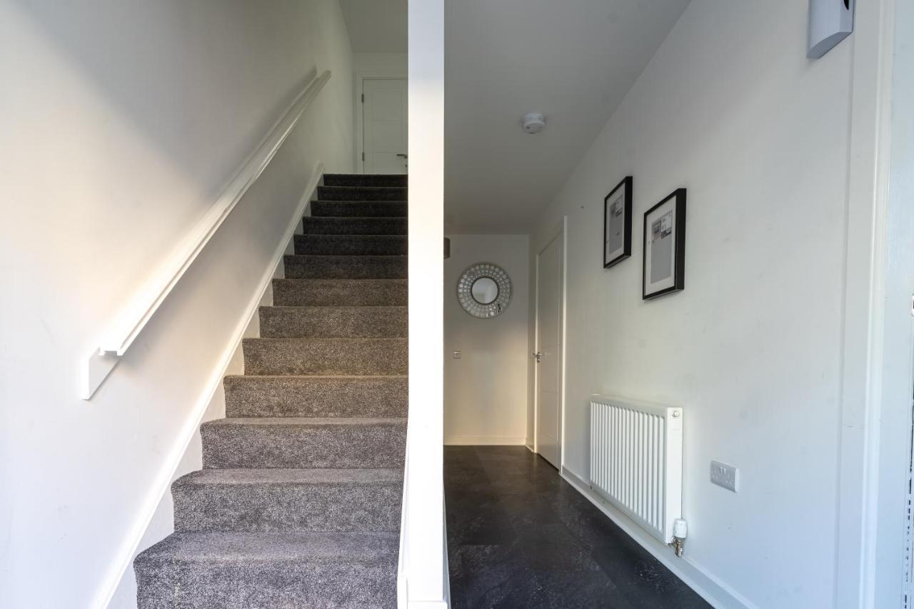 Spacious 3 Bedroom House In Glasgow City With Private Parking & Garden Esterno foto