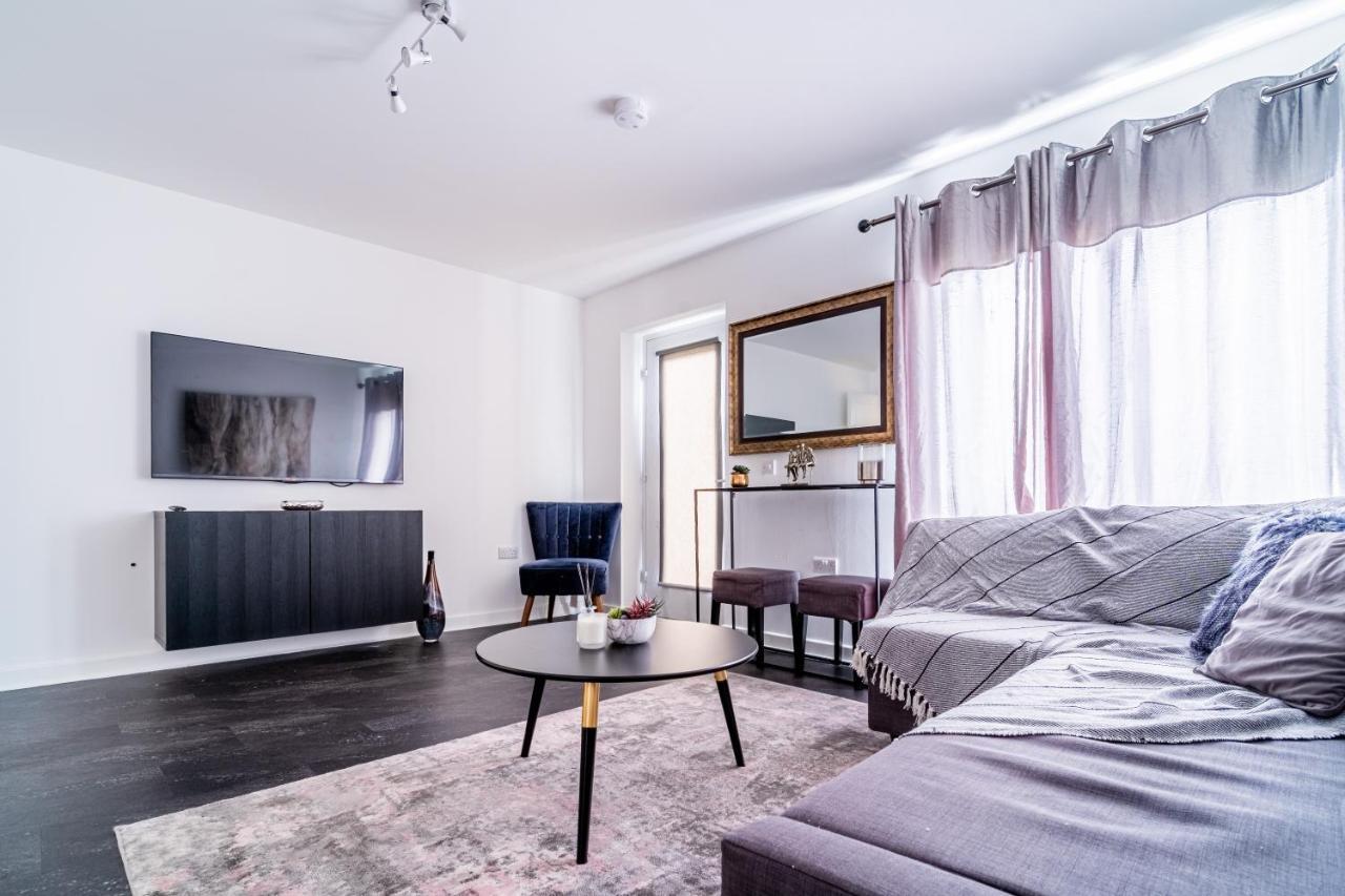 Spacious 3 Bedroom House In Glasgow City With Private Parking & Garden Esterno foto