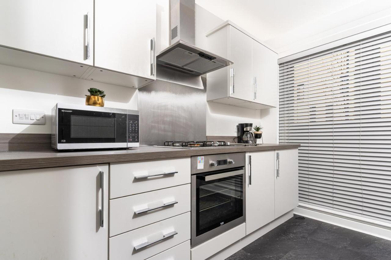 Spacious 3 Bedroom House In Glasgow City With Private Parking & Garden Esterno foto